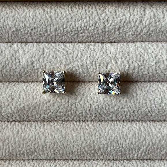 E006 | Bold Princess Cut Stud Earrings - Picture 1 of 5